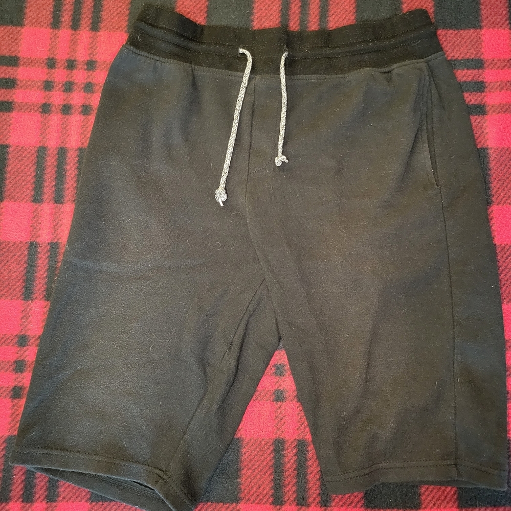 Men's Carbon black jogger-style shorts